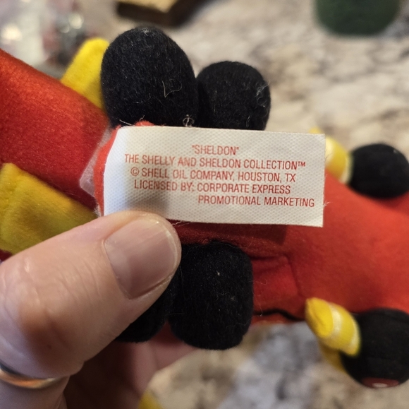 Shell Oil Company tanker trucks, "Shelly" & "Sheldon" Plush Toys - Picture 5 of 6